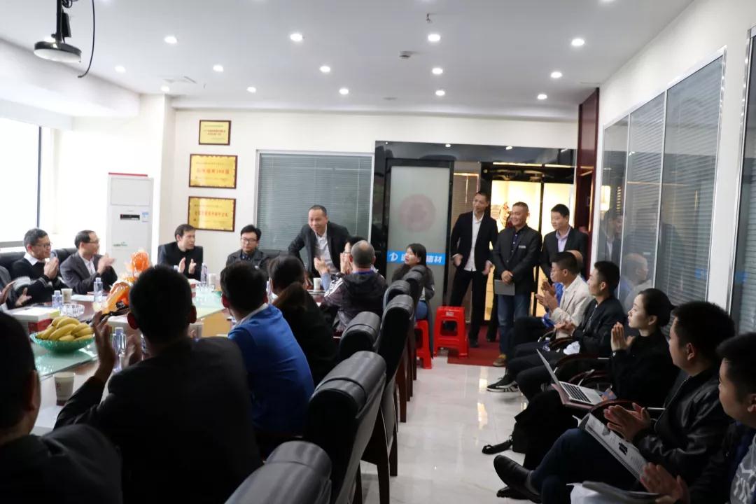 1540194106537349.jpg 9.jpg